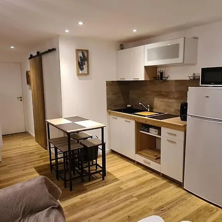 Cap Sur Le Port Apartment